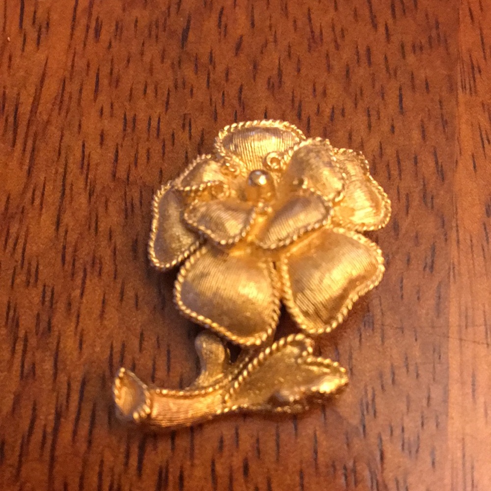 Vintage Trifari Pin
